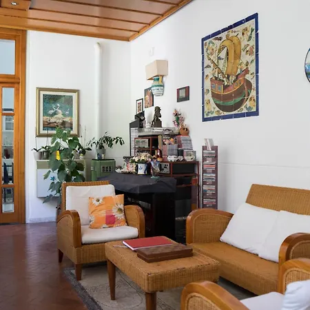 Bed and Breakfast Piano